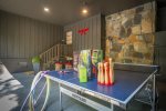 Ping pong table & games for guests